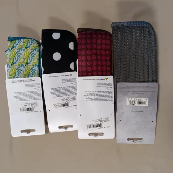 Foster Grant/Essentials Reading Glasses& Cases- 4 Pair +1.25 - Picture 3 of 8